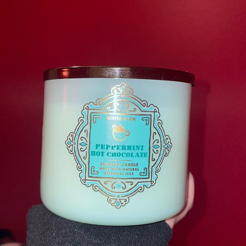 White Barn Peppermint Hot Chocolate Candle